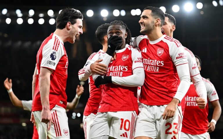 Arsenal: Merson khẳng định "thắng Fulham là vô địch" – Carragher cảnh báo về "bẫy chuối" chết người