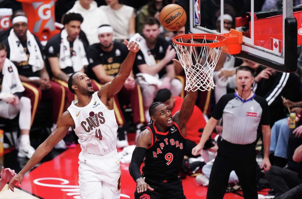 Barnes và Barrett bùng nổ giúp Raptors đánh bại Cavaliers rút ​​ngắn tỷ số series xuống còn 2-1