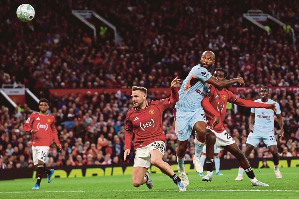 Man Utd 2-1 Brentford: Bruno Fernandes cận kề kỷ lục kiến tạo, "Quỷ đỏ" tiến sát vé Champions League