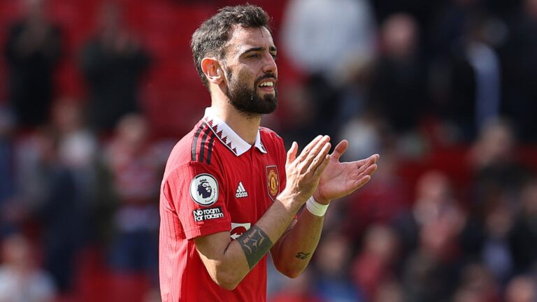 Bruno Fernandes lần đầu nói về quyết định ở lại Man Utd: "Thành công ở đây là điều không câu lạc bộ nào khác mang lại được"