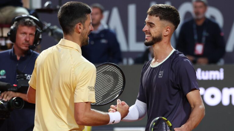 Djokovic thua sốc tay vợt 20 tuổi Prizmic tại Italian Open ngay trận ra quân sau hai tháng chấn thương