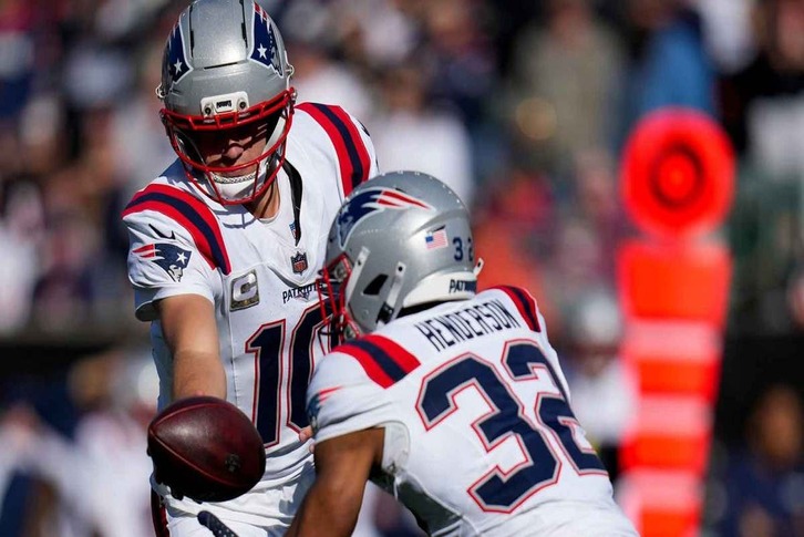 DVOA NFL là gì? Hướng dẫn đọc Advanced Stats (DVOA, QBR, YPA) như chuyên gia
