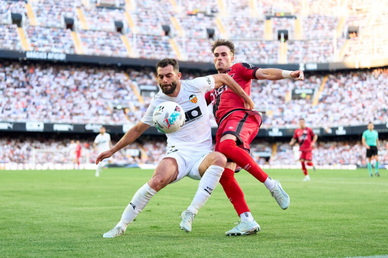 Kết quả La Liga: Girona tiến gần suất trụ hạng, Valencia chia điểm kịch tính