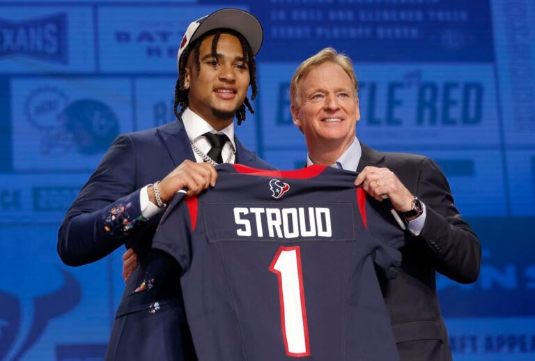 Houston Texans và tương lai hợp đồng của CJ Stroud: thị trường QB nóng bỏng, nhưng các giám đốc khuyên nên chờ
