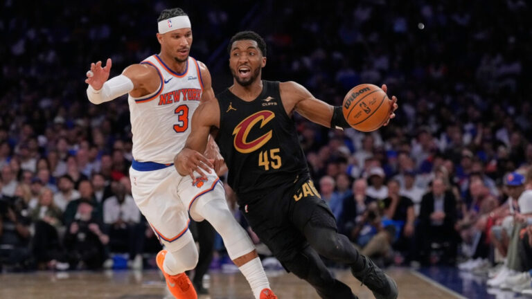 NBA Playoffs 2026: Knicks tạo địa chấn, Wembanyama áp đảo ở loạt trận chung kết miền
