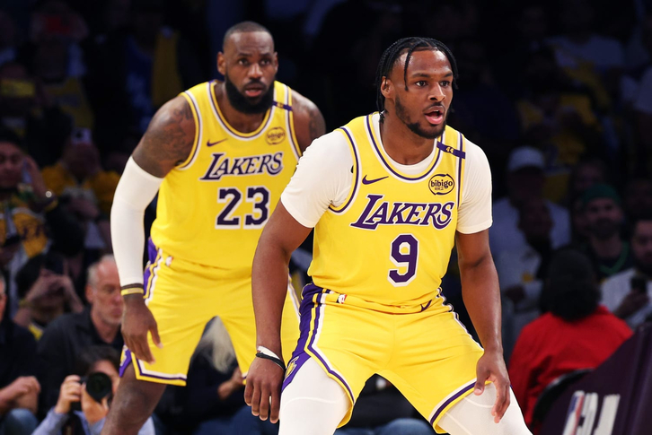 LeBron James sẽ nghỉ hưu hay tiếp tục? Phân tích toàn bộ các lựa chọn sau khi Lakers bị loại khỏi playoff