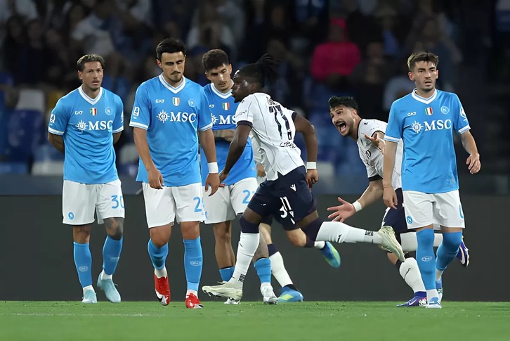 Napoli thua Bologna 2–3 phút bù giờ, cuộc đua top 4 Serie A trở nên cực kỳ căng thẳng