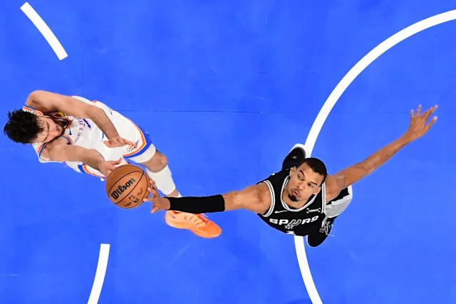 Spurs kéo Thunder vào Game 7 sau màn trình diễn bùng nổ của Wembanyama