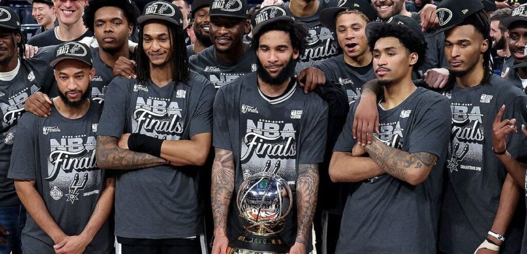 Spurs lần đầu trở lại NBA Finals sau 12 năm