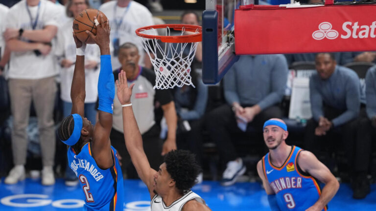 Shai Gilgeous-Alexander bùng nổ, Oklahoma City Thunder cân bằng series trước Spurs