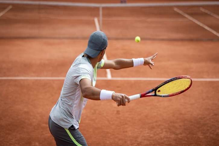 Tốc độ Serve tennis và Spin Rate: Vũ khí bí mật của top player 2026