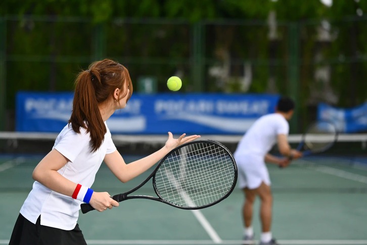 Tốc độ Serve tennis và Spin Rate: Vũ khí bí mật của top player 2026