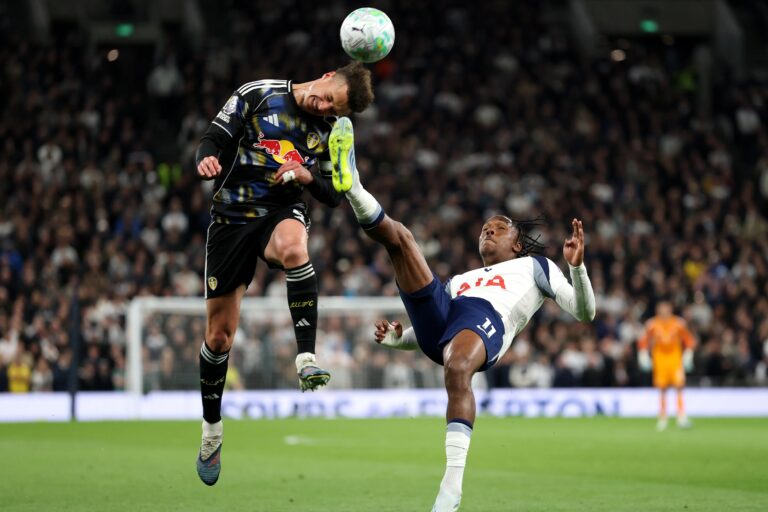 Tottenham 1–1 Leeds: Tel từ người hùng thành tội đồ, Spurs lún sâu vào cuộc đua trụ hạng