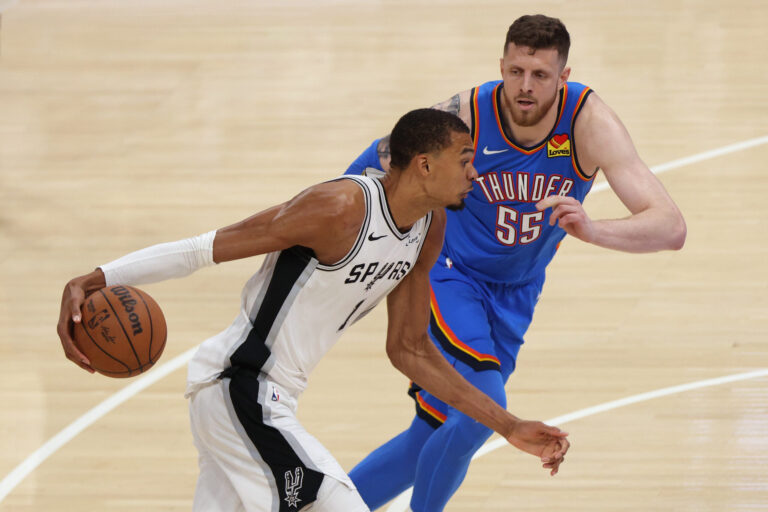 Victor Wembanyama tỏa sáng, Spurs hẹn đại chiến Oklahoma City Thunder tại chung kết miền Tây
