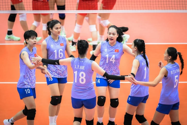 Các cô gái Việt Nam nhanh chóng kiểm soát hoàn toàn thế trận