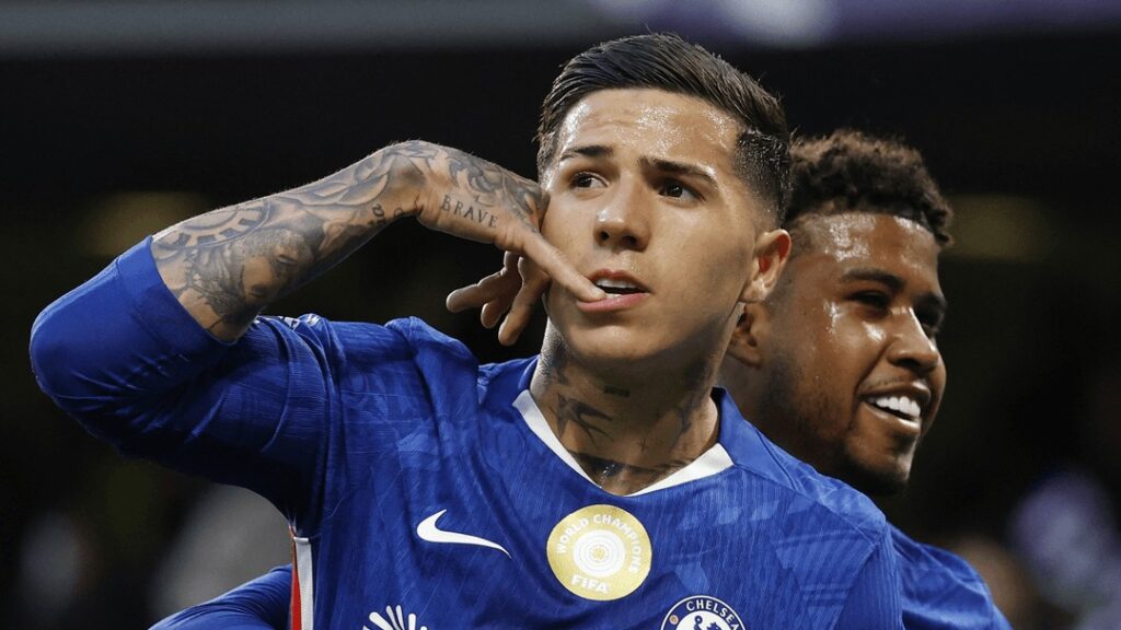 Đội bóng Hoàng gia Tây Ban Nha đang cân nhắc thương vụ Enzo Fernandez từ Chelsea.