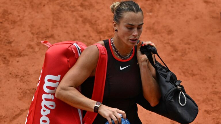 Sabalenka gây sốc khi bị loại ở tứ kết Roland Garros 2026