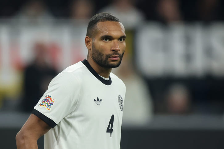 Trung vệ Jonathan Tah sở hữu vẻ ngoài nam tính