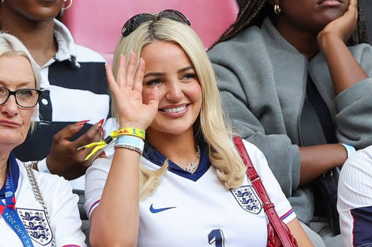 Megan Pickford với vai trò kết nối các nàng WAGs tuyển Anh