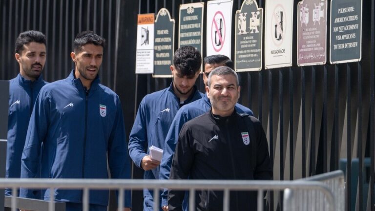Tuyển Iran tiếp tục gặp khó: 11 quan chức vẫn không được vào Mỹ dự World Cup 2026