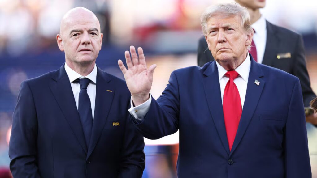 Hình ảnh ông Gianni Infantino và Tổng thống Mỹ Donald Trump