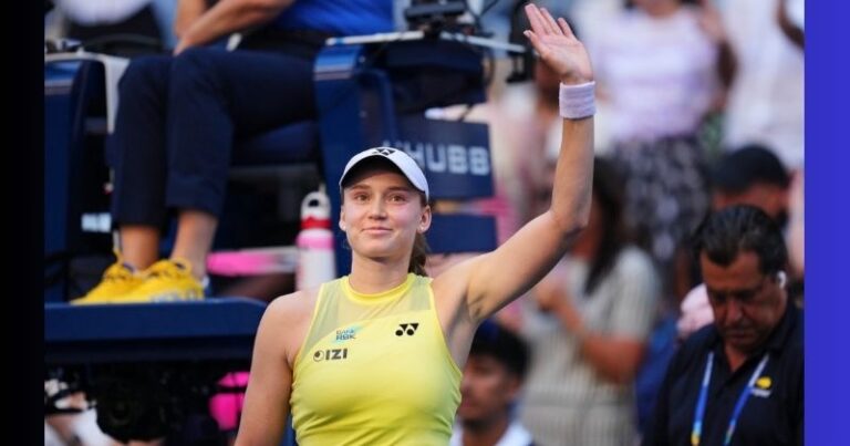 Elena Rybakina hạ gục Osaka, tiến sát ngôi số một thế giới và vé bán kết US Open